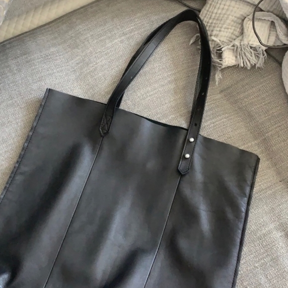 SOLD SOLD Madewell McCarren black leather tote bag - Picture 2 of 8